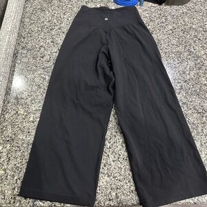 Lululemon Align Wide Leg Crop 23"
Black